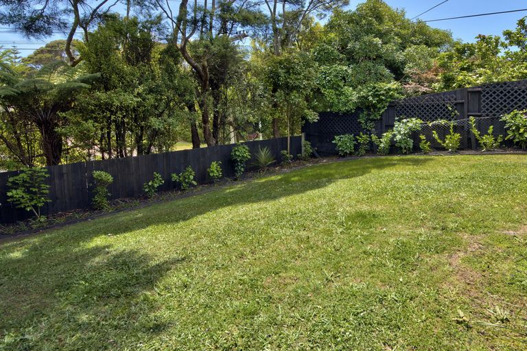 Photo of property in 30 Atkinson Road, Titirangi, Auckland, 0604