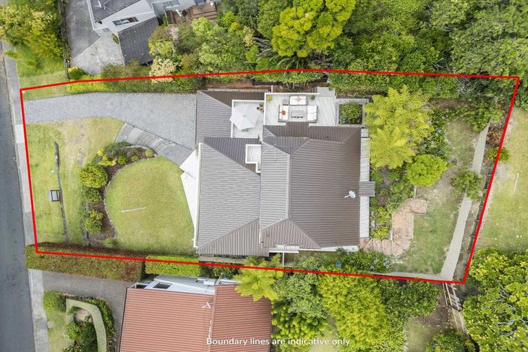 Photo of property in 5 Honeysuckle Lane, Mairangi Bay, Auckland, 0630