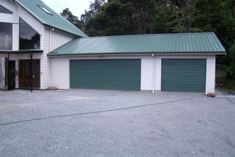 Photo of property in 122-126 Carter Road, Oratia, Auckland, 0604