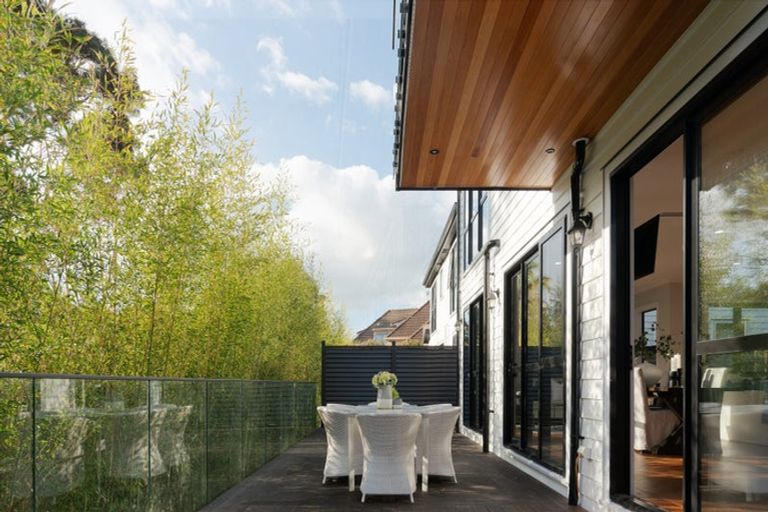 Photo of property in 10b Stratford Avenue, Milford, Auckland, 0620