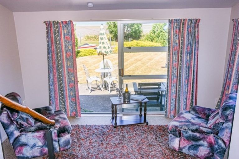Photo of property in 6035a Christchurch Akaroa Road, Duvauchelle, 7581