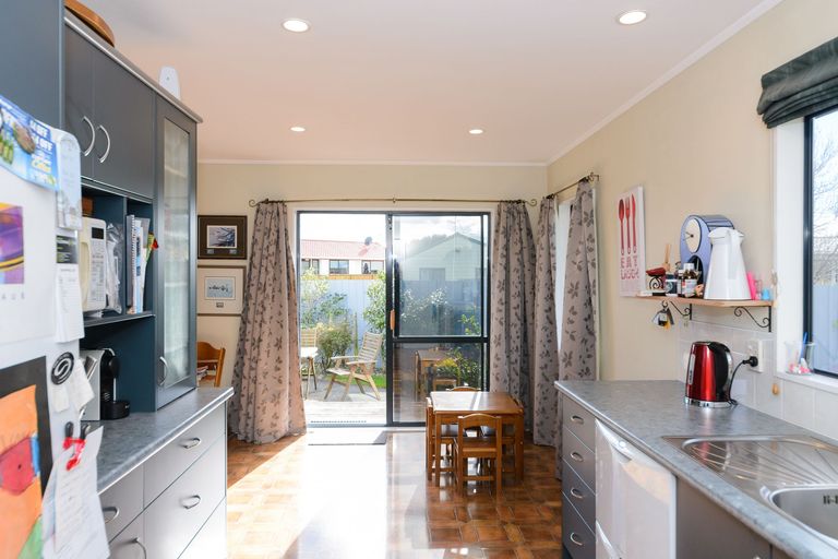 Photo of property in 28 Peppertree Glade, Kelvin Grove, Palmerston North, 4414
