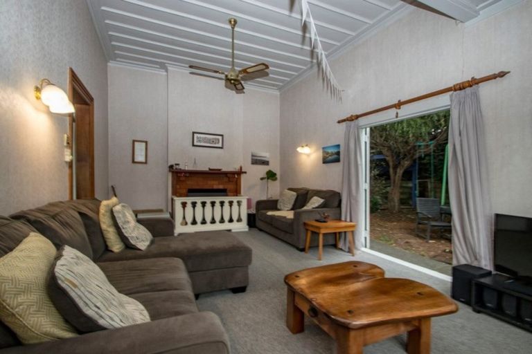 Photo of property in 79 Milton Road, Bluff Hill, Napier, 4110