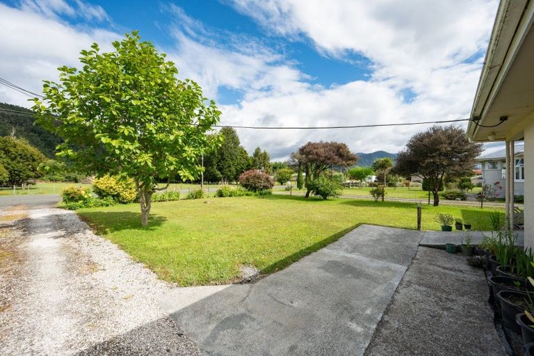 Photo of property in 153 Fairfax Street, Murchison, 7007