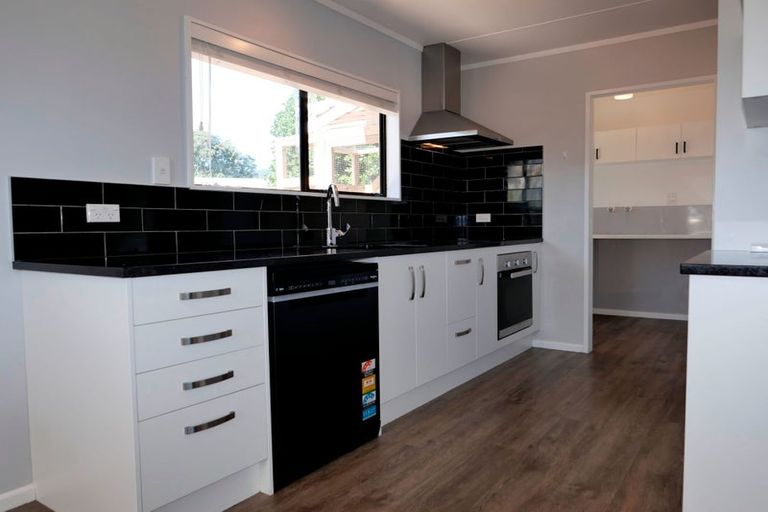 Photo of property in 19 Linwood Drive, Paraparaumu, 5032