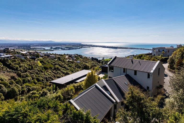 Photo of property in 170a Moncks Spur Road, Mount Pleasant, Christchurch, 8081