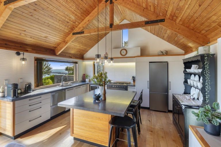 Photo of property in 170a Moncks Spur Road, Mount Pleasant, Christchurch, 8081