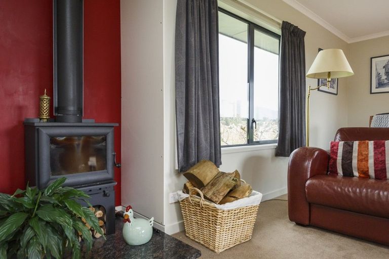 Photo of property in 88 Tokomaru Road East, Tokomaru, Palmerston North, 4474