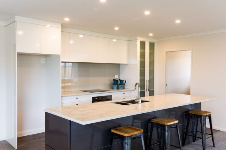 Photo of property in 67 Twin Parks Rise, Papakura, 2110