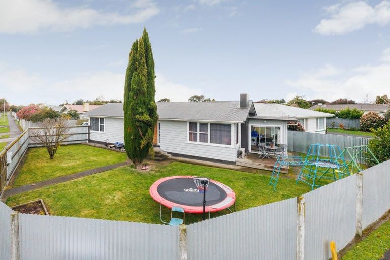 Photo of property in 87 Sutherland Crescent, Westbrook, Palmerston North, 4412
