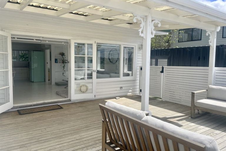 Photo of property in 20 Jean Place, Stanmore Bay, Whangaparaoa, 0932