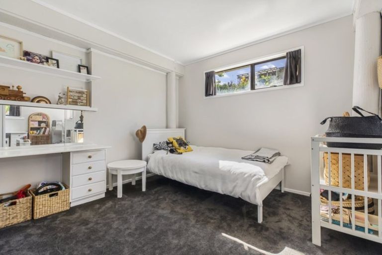 Photo of property in 54 Everglade Drive, Goodwood Heights, Auckland, 2105