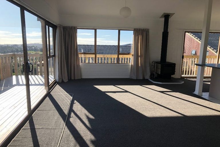 Photo of property in 85 Wade River Road, Stanmore Bay, Whangaparaoa, 0932