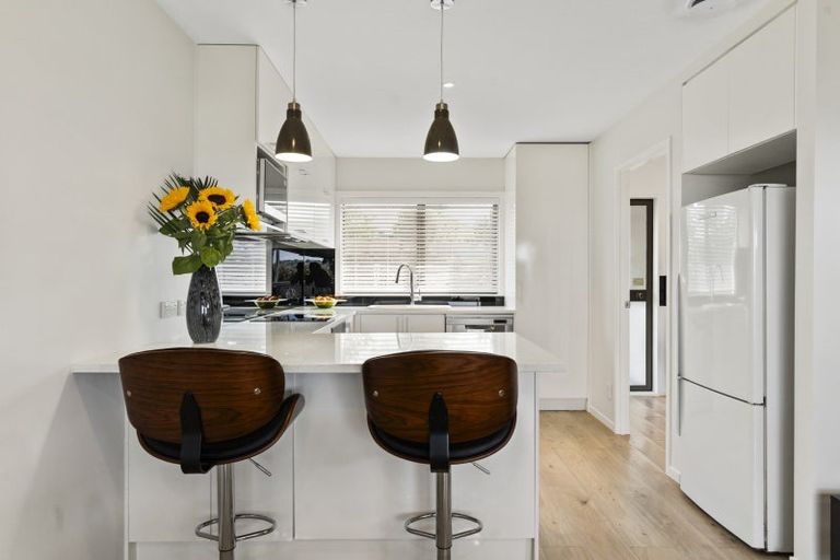 Photo of property in 2/9 Lancaster Road, Beach Haven, Auckland, 0626