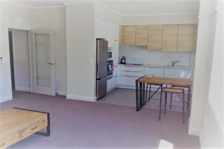 Photo of property in Fountain Court, 16/48 Oriental Parade, Oriental Bay, Wellington, 6011