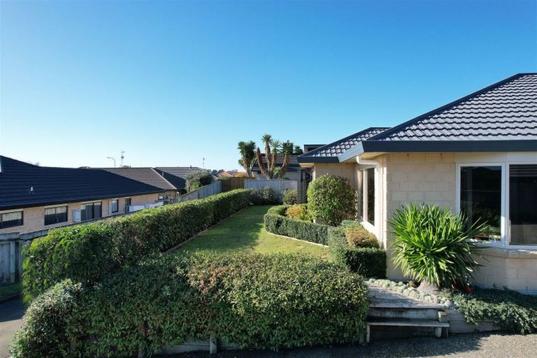 Photo of property in 98 Regent Drive, Paraparaumu Beach, Paraparaumu, 5032