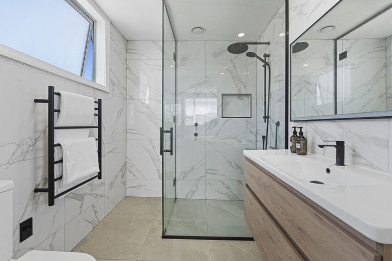 Photo of property in 118 Cutfield Road, Westown, New Plymouth, 4310