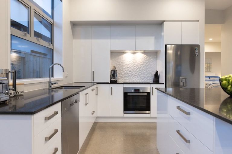 Photo of property in 16 Pimelea Street, Papamoa Beach, Papamoa, 3118