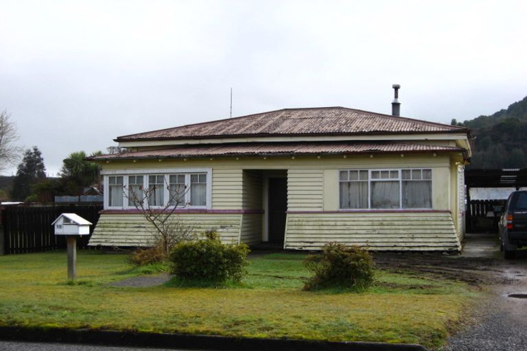 Photo of property in 16 Times Street, Reefton, 7830