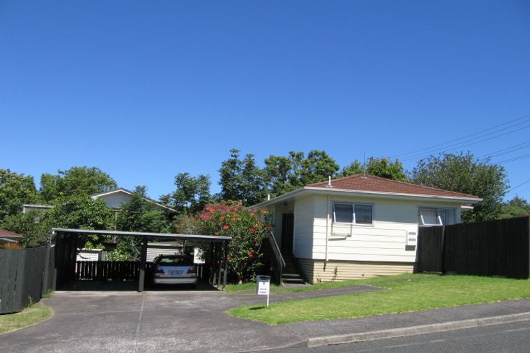 Photo of property in 1 Lysander Crescent, Beach Haven, Auckland, 0626