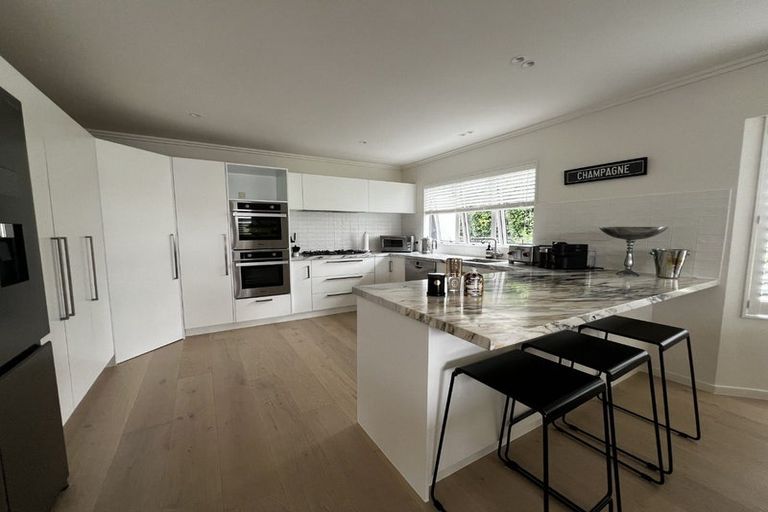 Photo of property in 1/2 Holiday Road, Milford, Auckland, 0620