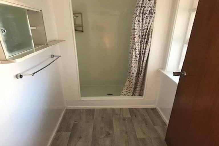 Photo of property in 28 Churton Crescent, Taita, Lower Hutt, 5011