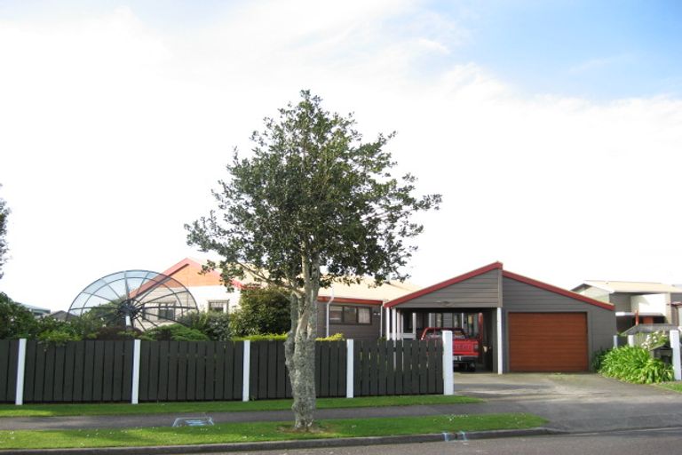 Photo of property in 5 Argyle Place, Highlands Park, New Plymouth, 4312