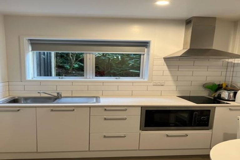 Photo of property in 906 Beach Road, Waiake, Auckland, 0630