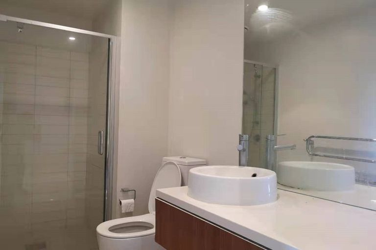 Photo of property in The Docks Apartments, 154/8 Dockside Lane, Auckland Central, Auckland, 1010