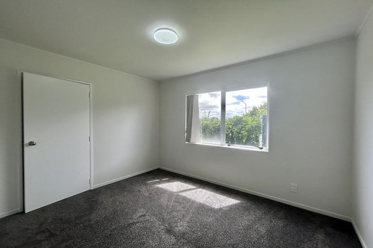 Photo of property in 49 Trimdon Street, Randwick Park, Auckland, 2105