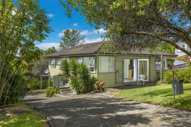 Photo of property in 4 Chislehurst Street, Henderson, Auckland, 0612