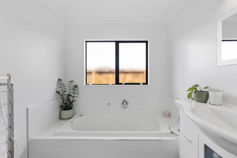 Photo of property in 14 Derbyshire Place, Dinsdale, Hamilton, 3204