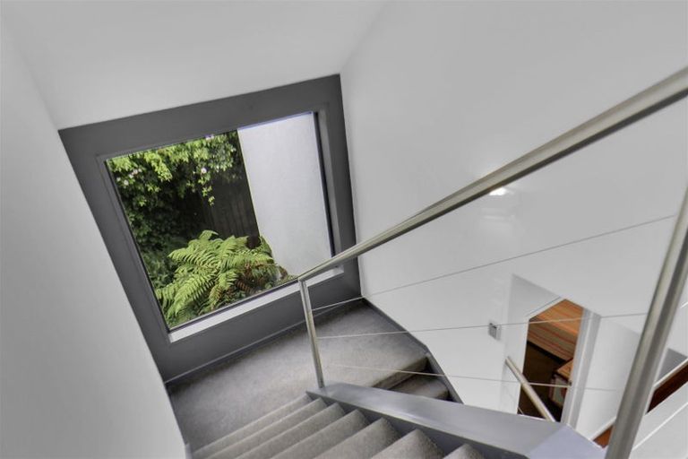 Photo of property in 9 Brockhall Lane, Avonhead, Christchurch, 8042