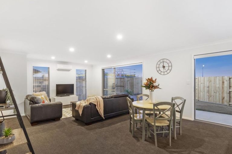 Photo of property in 17 Monaro Place, Papamoa, 3118