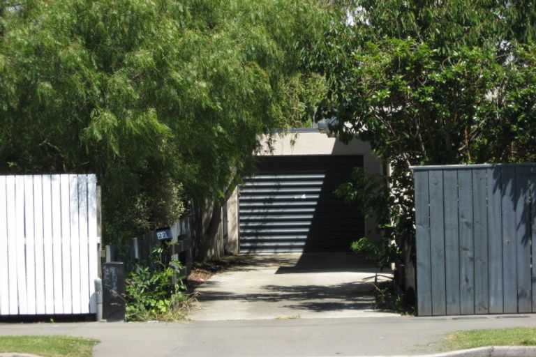 Photo of property in 220 Edgeware Road, Edgeware, Christchurch, 8013