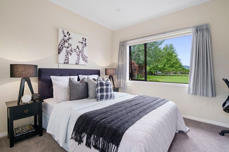 Photo of property in 2/218 Thornton Road, Cambridge, 3434