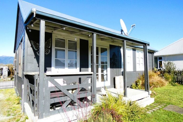 Photo of property in 54 Fonblanque Street, Westport, 7825