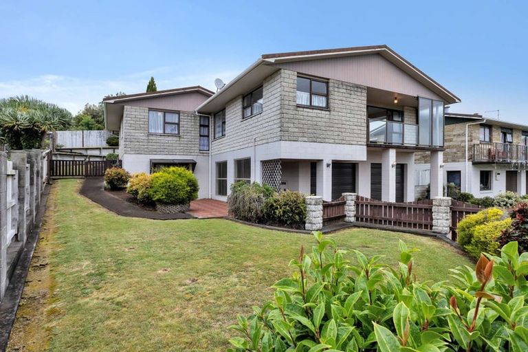 Photo of property in 5 Saint Ives Grove, Whalers Gate, New Plymouth, 4310