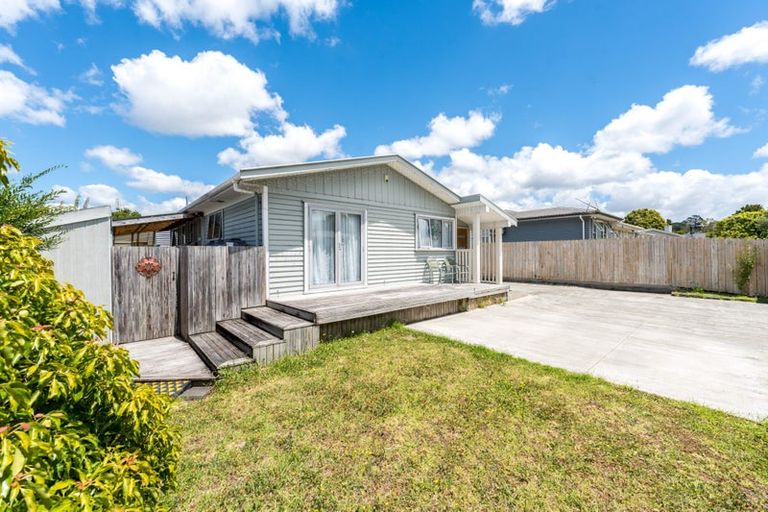Photo of property in 129 Riverpark Crescent, Henderson, Auckland, 0610