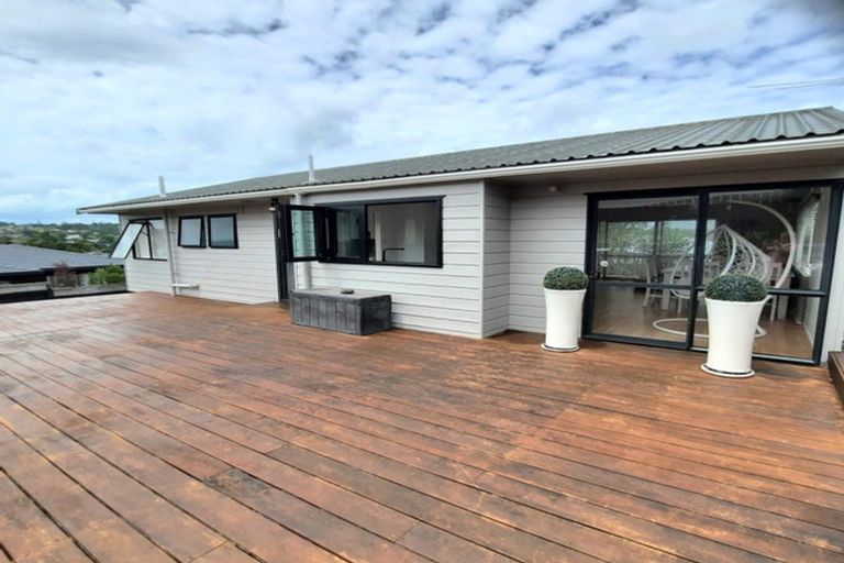 Photo of property in 2/4 Antrim Grove, Bayview, Auckland, 0629