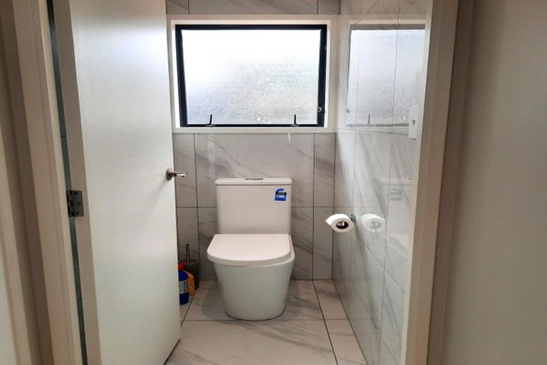 Photo of property in 2/4 Antrim Grove, Bayview, Auckland, 0629