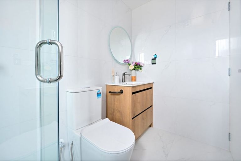 Photo of property in 46 Taipahitini Road, Rosehill, 2113