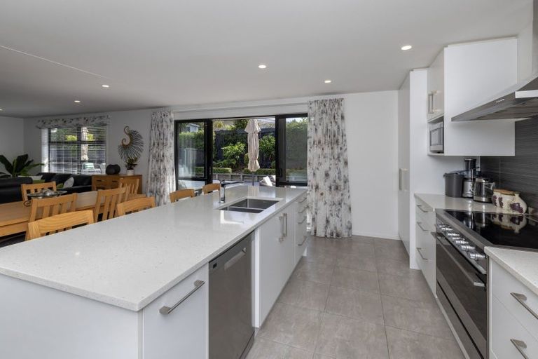 Photo of property in 14 Fiesta Grove, Raumati Beach, Paraparaumu, 5032