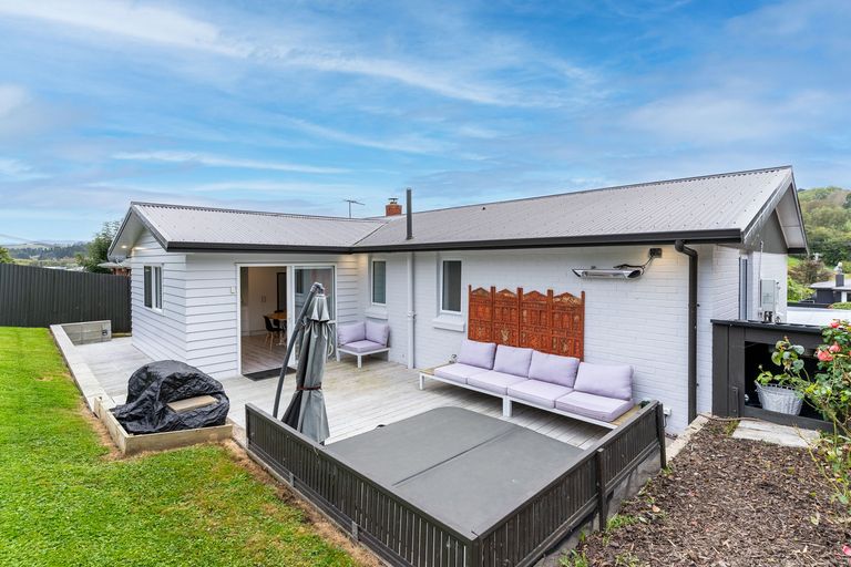 Photo of property in 25 Elwyn Crescent, Green Island, Dunedin, 9018