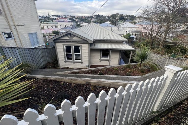 Photo of property in 12 Charlotte Avenue, Brooklyn, Wellington, 6021