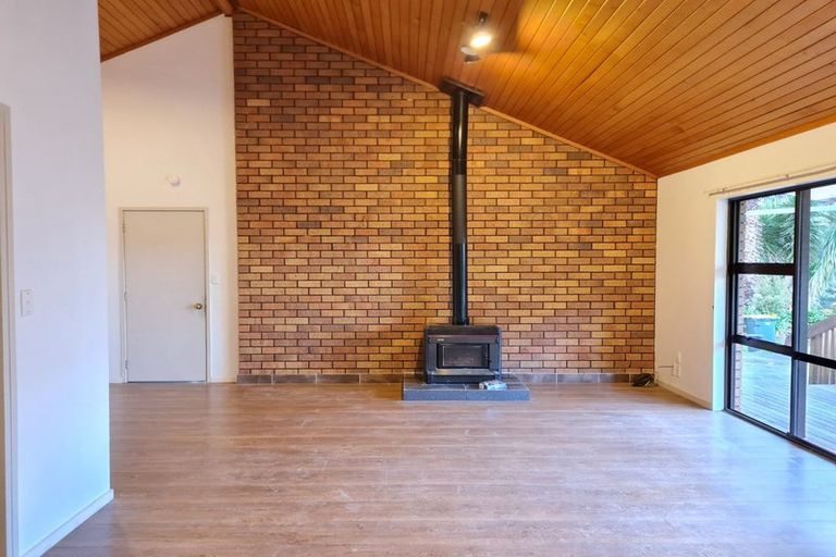 Photo of property in 332 Upper Orewa Road, Wainui, Silverdale, 0992