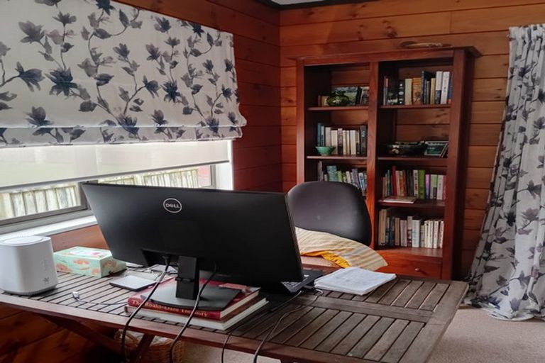 Photo of property in 12 Deller Drive, Carterton, 5713