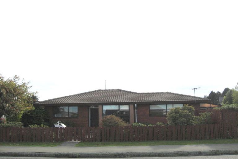 Photo of property in 1/132 Middlepark Road, Sockburn, Christchurch, 8042