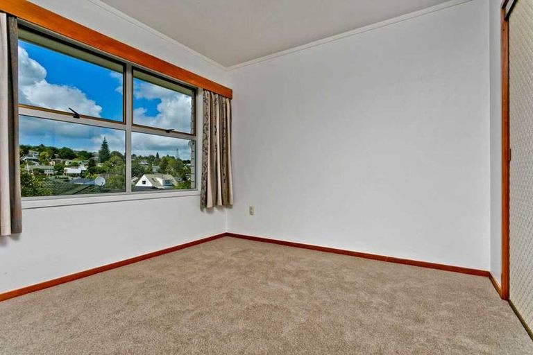 Photo of property in 1/22 Mannering Place, Hillcrest, Auckland, 0627