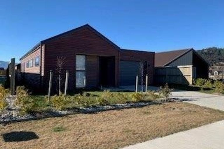 Photo of property in 4 Mount Burke Street, Wanaka, 9305